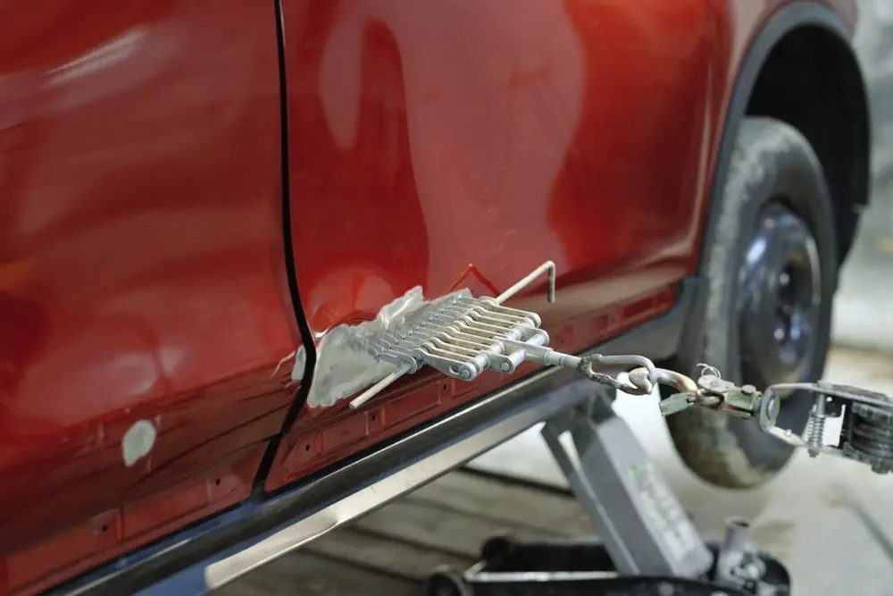 Autoreparatur nach einem Unfall, Karosserielackierung