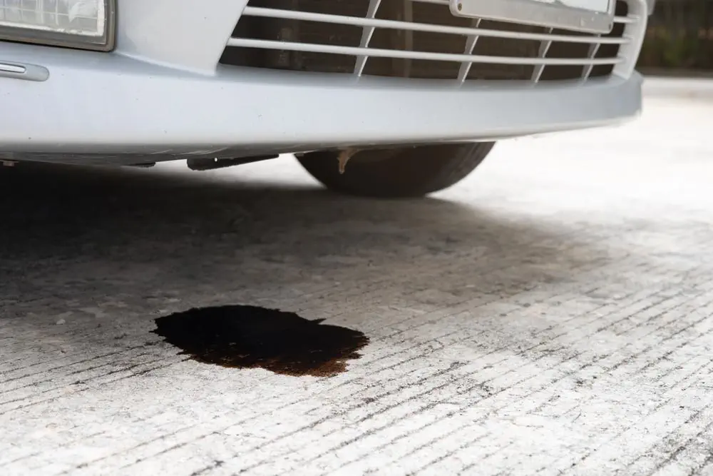 Motoröl läuft aus